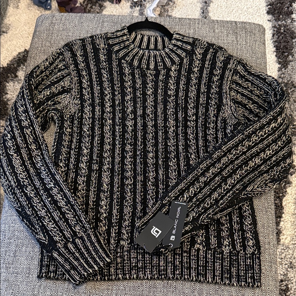 Blanc Noir Textured Black and Cream/gold Crewneck Sweater